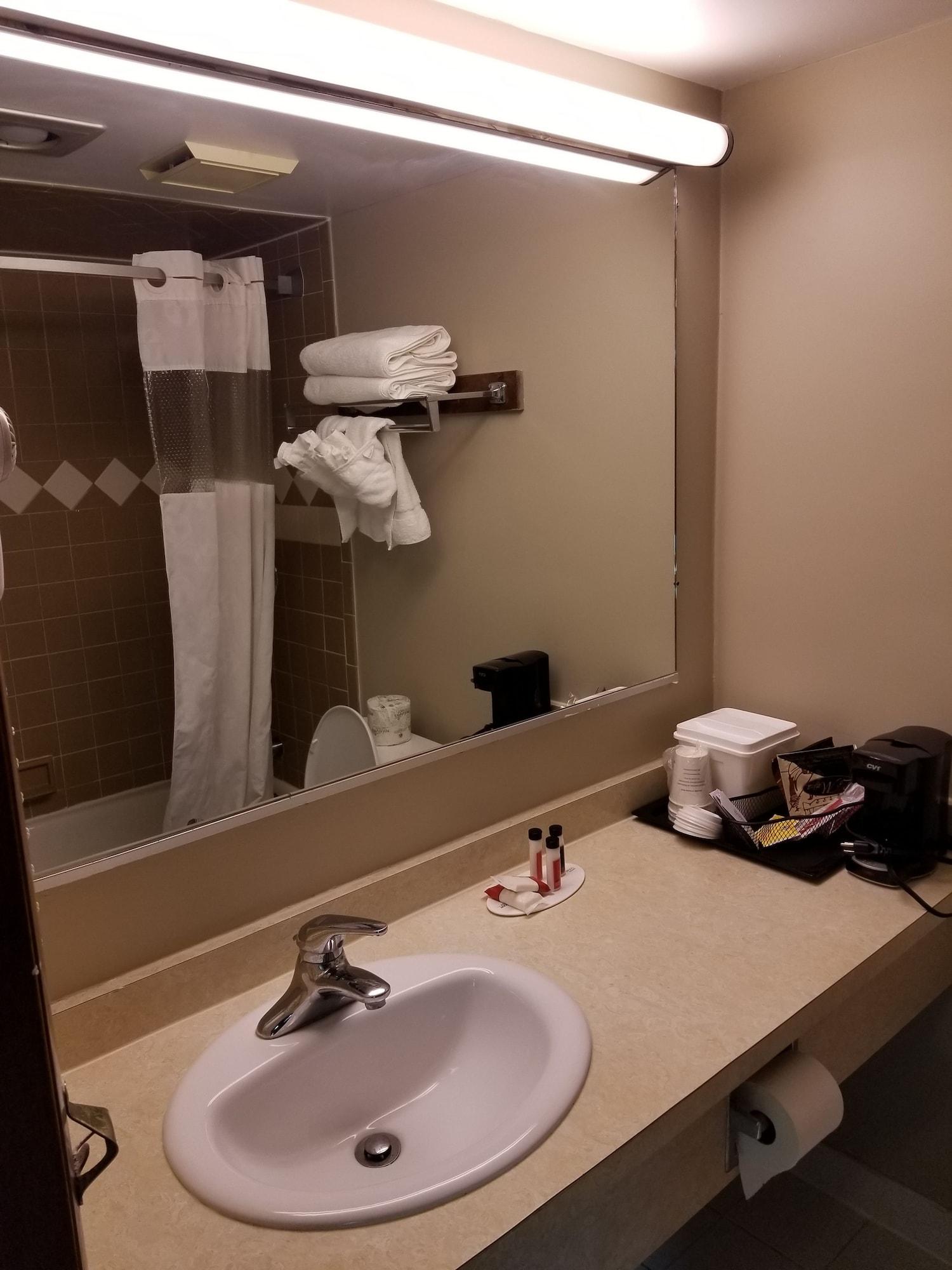 Ramada Inn Flemington Kültér fotó