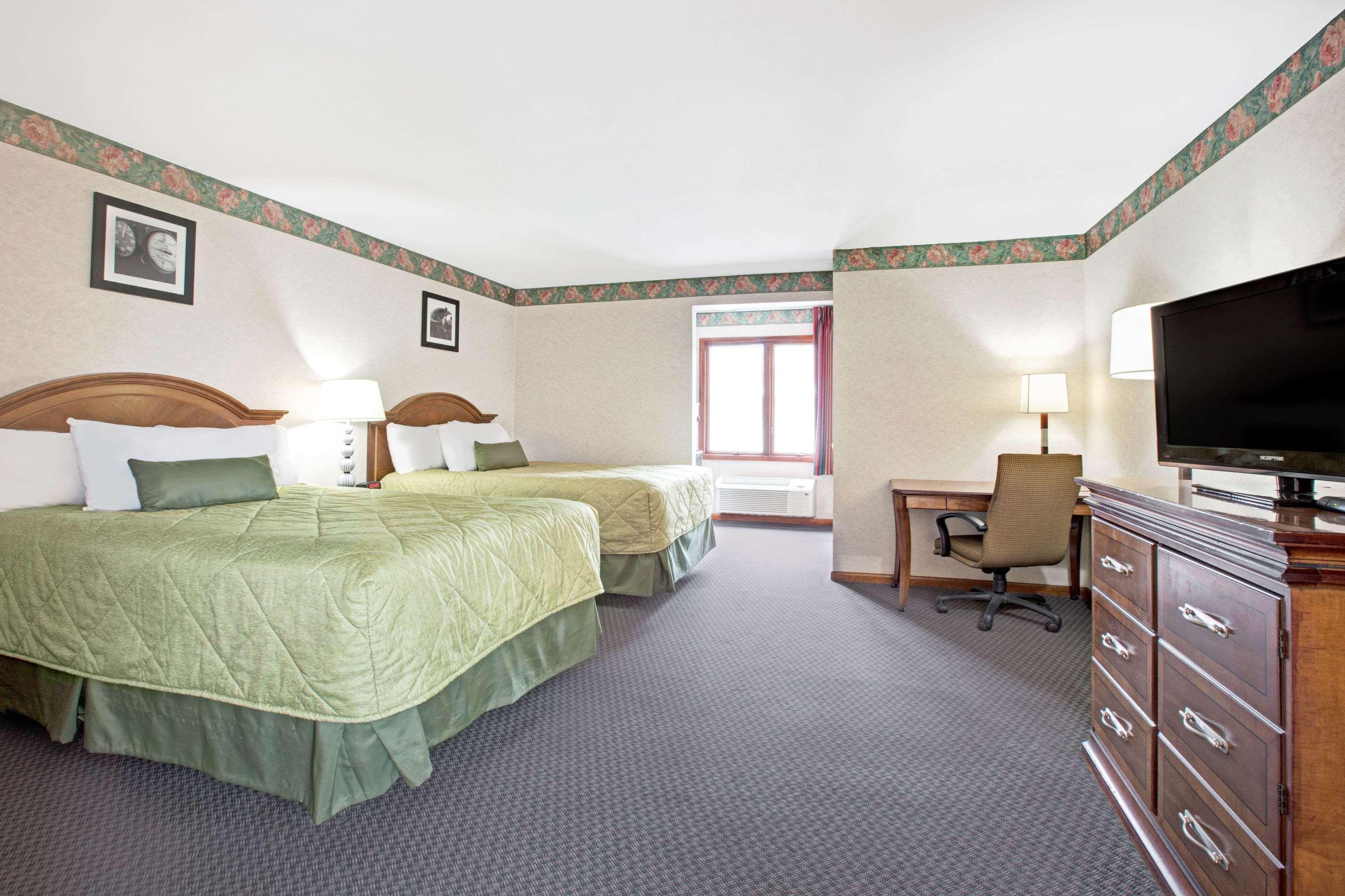 Ramada Inn Flemington Kültér fotó