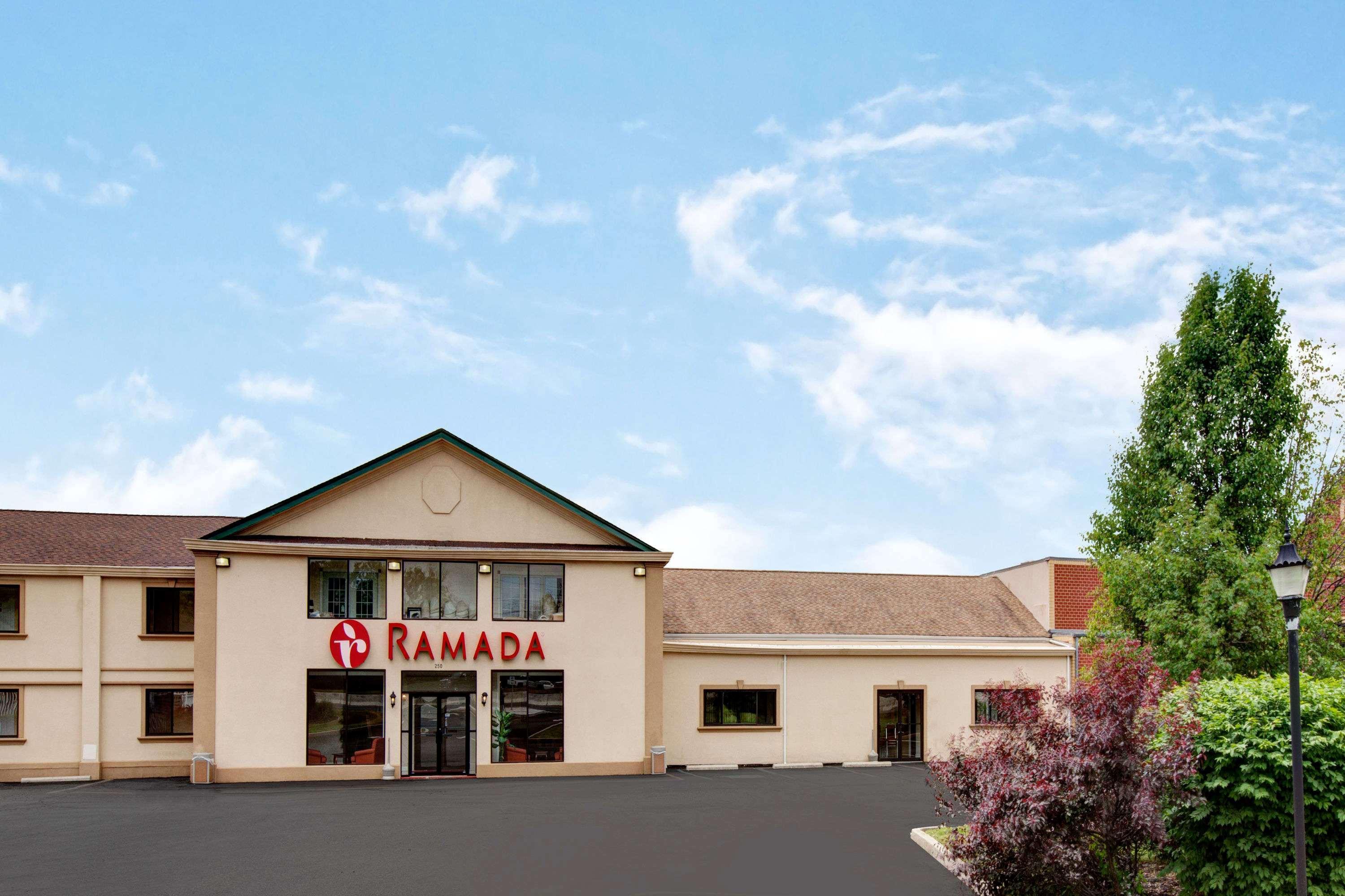 Ramada Inn Flemington Kültér fotó